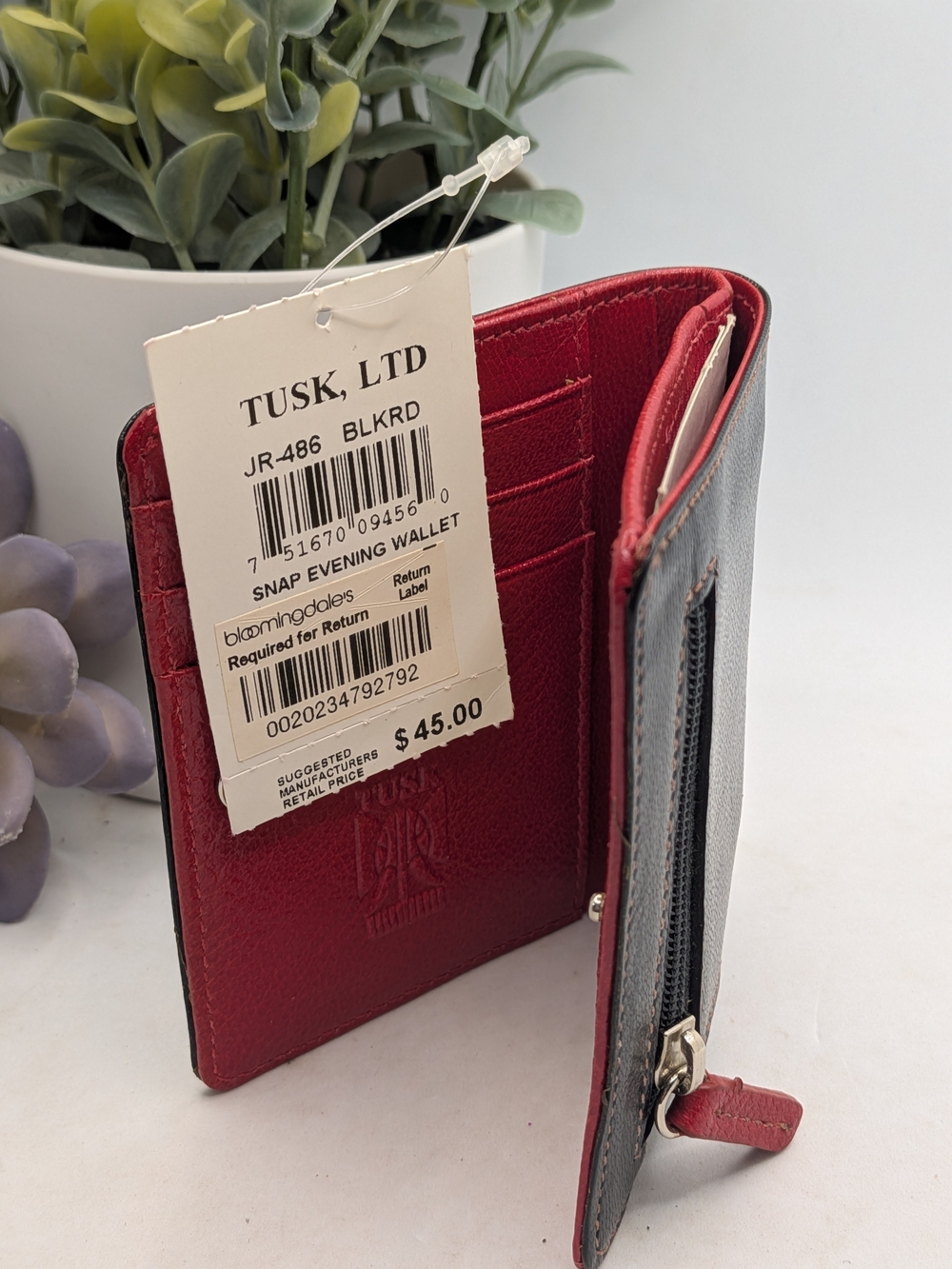 Tusk NWT Bifold Card Holder